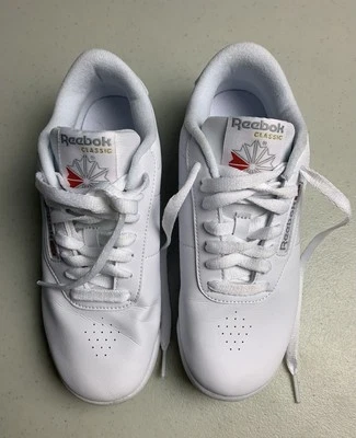 Reebok Classic Women’s Size 6.5 White Training Walking Sneaker Shoes 30500 EUC - Image 1 of 4