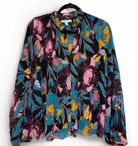Blusa plisada floral para mujer ryegrass negra; verde azulado; rosa talla grande - Imagen 1 de 10