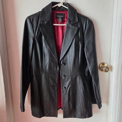 Женская кожаная куртка, черный с красной подкладкой, размер средний (8/10), 100% кожи! - Изображение 1 из 4