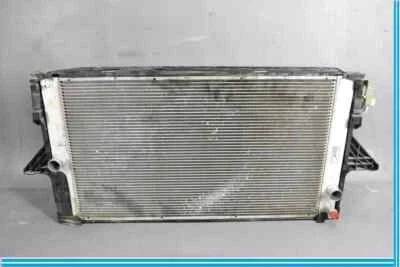 06-13 Volvo C70 V50 C30 Conjunto de condensador de radiador de refrigeración del motor delantero OEM Foto 1 de 4