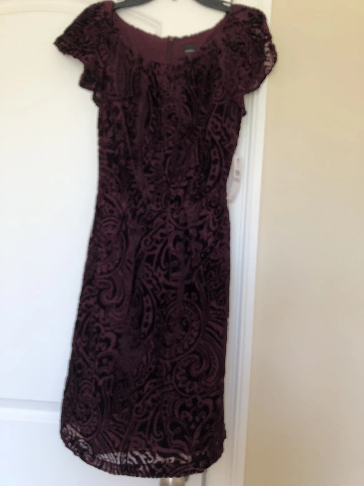 Vestido Burnout de Veludo Manga Curta Chequer Borgonha Novo com etiquetas Tamanho 6 - Imagem 1 de 4