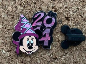 G15(25) PIN 'S DISNEY CHARACTER YEARS MINNIE MOUSE 2014 - Picture 1 of 1