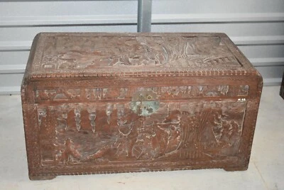 Cofre/baúl/caja grande antiguo chino tallado en madera de alcanfor Foto 1 de 4