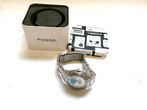 2009 NCAA BASKETBALL CAOLINA Championship Fossil Watch NEW NEVER WORN Cover