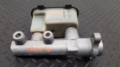 Cilindro maestro de freno Chevrolet Tahoe 95-00 OEM 18029967 Foto 1 de 4
