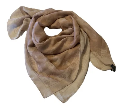 ALEXANDER MCQUEEN Bufanda Rosa Calaveras RARO Tejido Auténtico Envoltura Cachemira/Algodón Usado en Excelente Condición Foto 1 de 4