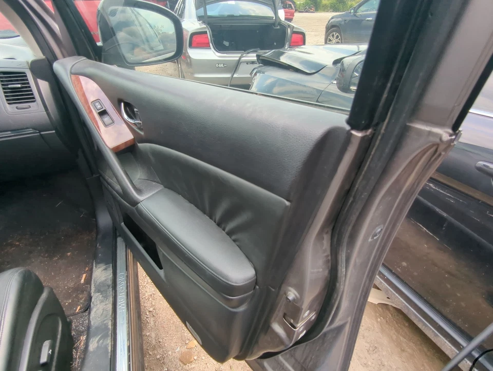 2009 年日产 Murano 右前乘客内门板装饰 MZT8B — 第 1/1 张图片