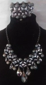 Juego de pulsera collar llamativo Alfani de 2 piezas babero vidrio negro núcleo de bruja gótico - Imagen 1 de 12