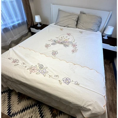 Antique Coverlet Set with Dresser Scarf Runner Embroidered Pansies Flowers Q/F - Image 1 of 4