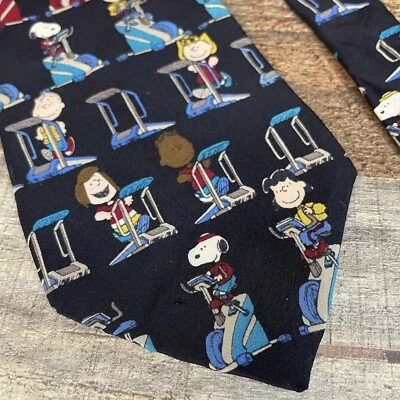 Gravata multicolorida masculina PEANUTS "TENHA UM BOM TREINO" Snoopy-Charlie 100% seda 57” - Imagem 1 de 4