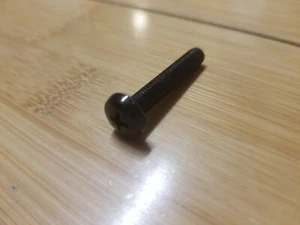 Tornillo Yamaha Motif ES8 - parachoques lateral tornillo negro - tornillo negro para panel de madera - Imagen 1 de 1