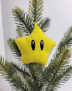 Super Mario Gold Star Plush Christmas Ornament Video Game PowerUp w/ Hanger - Picture 1 of 3