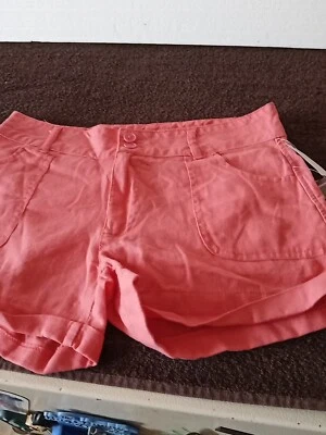 Papaya Coral Colored Cuffed Junior Shorts Size Medium NWT Pockets & Belt Loops - Image 1 of 4