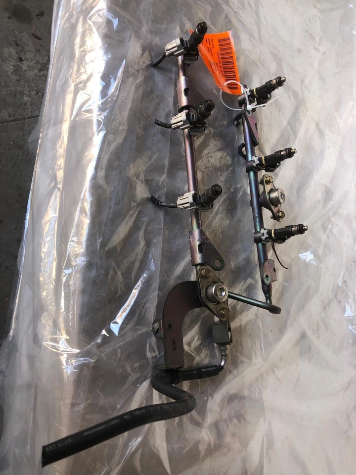 Nissan Máxima SE 2005 inyección de riel de combustible con conjunto de motor inyector sedán fabricante de equipos originales Foto 1 de 4