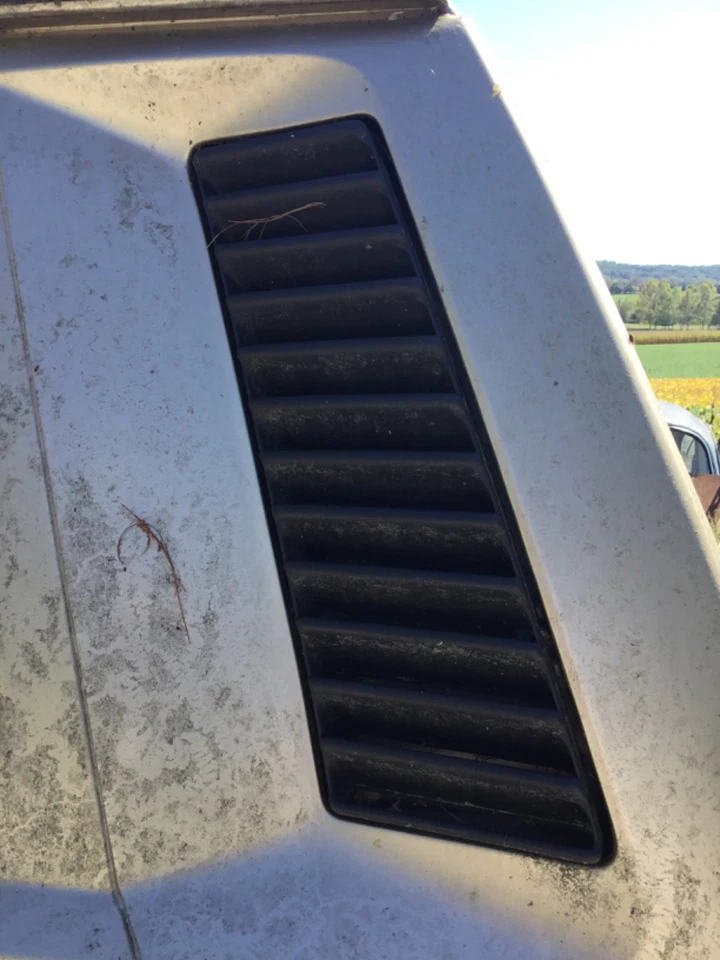 1980-1992 Volkswagen Vanagon left Right Side Vent Grill westy syncro mv genuine - Image 1 of 1