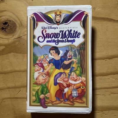 Snow White and the Seven Dwarfs (VHS 1994) Walt Disney's Masterpiece Collection* - Image 1 of 4