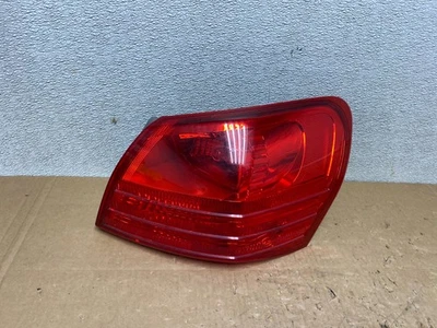 Luz trasera lateral derecha Nissan Rogue 2008 a 2015 pasajero OEM V5210 DW Foto 1 de 4