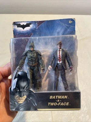 Nuevo en caja Figura de Acción Batman El Caballero Oscuro Paquete de 2 Dos Caras Harvey Dent DC Mattel Foto 1 de 4