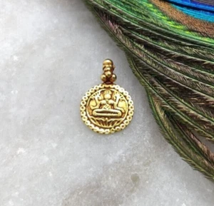 Vintage Religious Pendant 18K gold pendant of Indian Goddess Size 15x10 mm - Picture 1 of 7