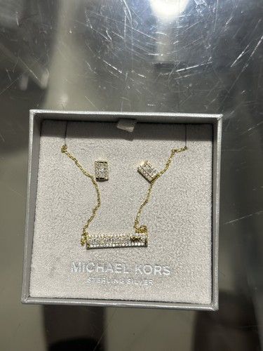 Set regalo orecchini e collana logo Michael Kors tono argento