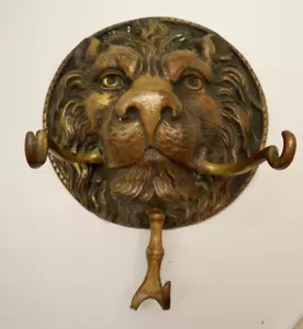 ANTIQUE PEERAGE BRASS LION HEAD STATUE WALL MOUNTED HOOKS MADE IN ENGLAND - Picture 1 of 9