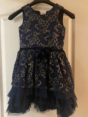 Girls dresses size 8 - Image 1 of 4