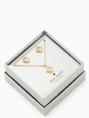 Nuevo en caja Juego de tachuelas de piedra y mini colgante Kate Spade Everyday Spade dorado $109  Foto 1 de 2