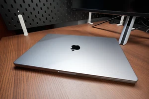 MacBook Pro 16", 2021, Apple M1 Pro, 16GB, SSD 512GB Grey (Seller Refurbished) - Zdjęcie 1 z 10