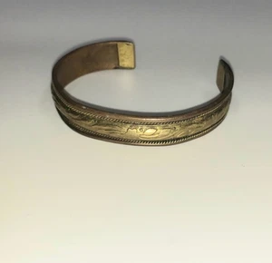 Brazalete de metal cobre y latón en relieve de 3"  - Imagen 1 de 5