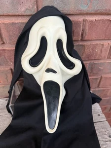 Fun World Ghostface Scream 2 Glow In Dark Mask Easter Unlimited RDS (MK) 1997? - Picture 1 of 10