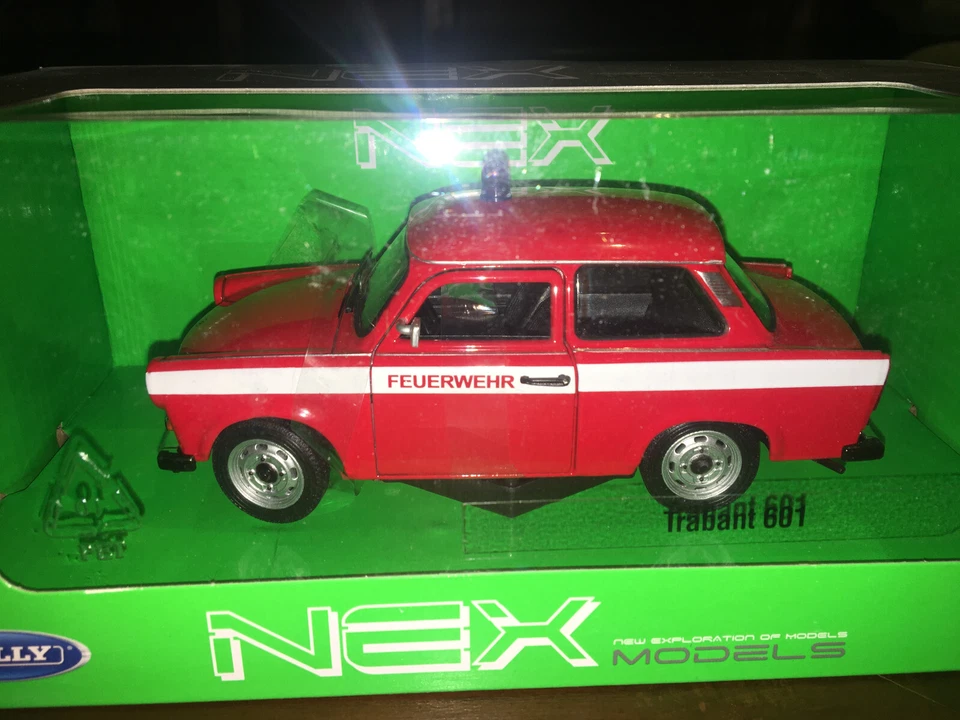 Trabant 601 Feuerwehr Welly 1:24 - Immagine 1 di 1