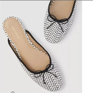 Nuevo en caja Ann Taylor Maxine Snake Ballet Diapositiva plana “Missy” talla 11, blanco/negro - Imagen 1 de 16