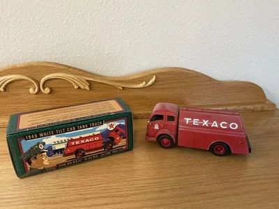 Camión cisterna Texaco 1949 cabina inclinable blanca banco de bloqueo #13 ERTL coleccionables Foto 1 de 3
