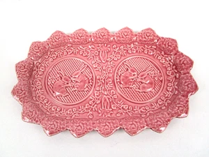 Bordallo Pinheiro Pink Accent Bunny Rabbit Scallop Embossed Majolica Platter - Picture 1 of 6