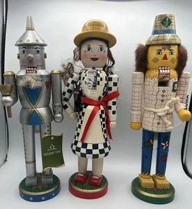 Cascanueces de madera Dorothy & Toto Tin Man & Spantapájaros Mago de Oz 14" - Imagen 1 de 7