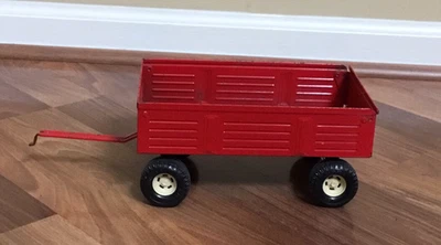 VINTAGE "ERTL" FARM WAGON RED PRESSED  METAL TRAILER 74-7650 REAR TAILGATE MOVES - Image 1 of 4