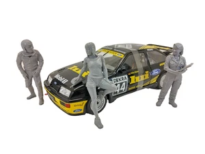 Mechanic - Car Racer - Car Wash Girl Figures 1:18 Scale Diorama Accessories 1/18 - Picture 1 of 11