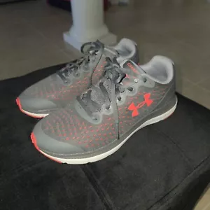 KIDS UNDER ARMOUR CHARGED IMPULSE SIZE 4 - Picture 1 of 9