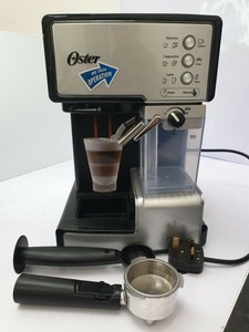 Cafetera Oster Espresso Prima Latte Silver 15 bares