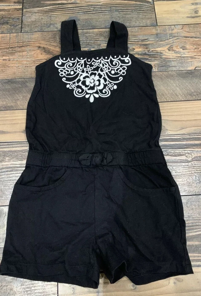 GYMBOREE NWT Black and white flower floral romper outfit Girls Size 4 - Image 1 of 1