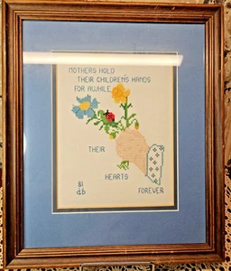 Completed Framed Signed Cross Stitch Mother & Child Saying 1981 VTG 13" x 12" - Picture 1 of 7
