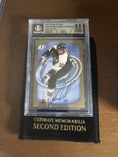 JOHN LeCLAIR 2001-02 BAP ULTIMATE MEMORABILIA GOLD AUTO #1/10