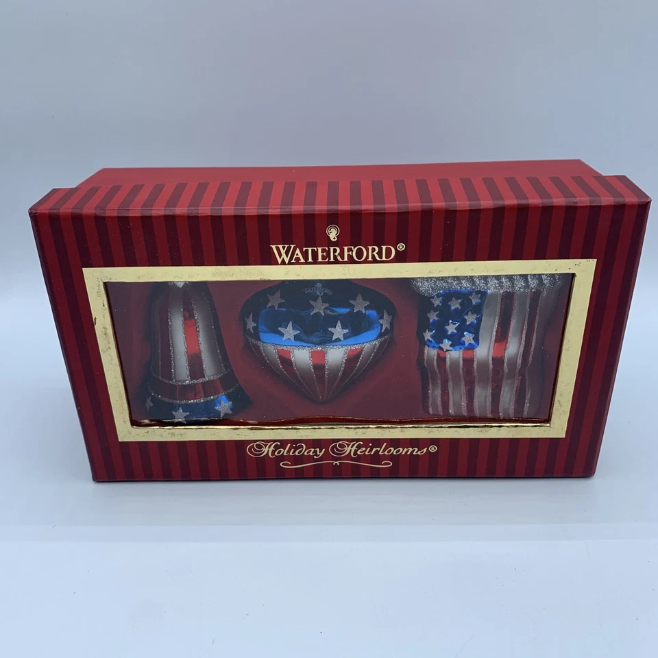 NOVO Conjunto de 3 Relíquias de Férias Waterford Ornamentos Patrióticos Bandeira de Coração de Sino - Imagem 1 de 4
