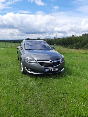Insignia Sports Tourer 2.0 Liter Diesel, Allrad, Standheizung, 8fach bereift! - Bild 1 von 4