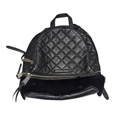 Mochila Michael Kors Rhea Mediana Acolchada Cuero Negra Piel de Conejo Mujer Glamour Foto 1 de 4