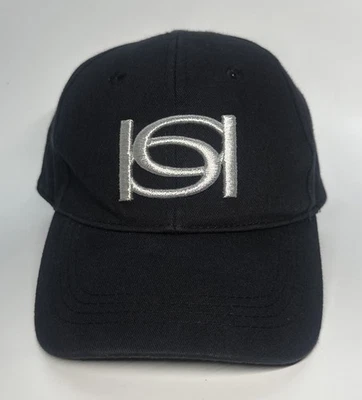 Sombrero vintage marca Bebe negro con logotipo con tirantes Foto 1 de 4