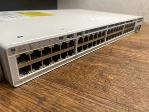 Commutateur Cisco Catalyst 9200 C9200L-48P-4X couche 3 - 48 ports - gérable -... - Photo 1/3