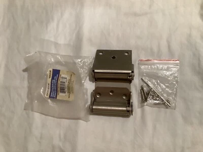 GATE•HOUSE Bisagra de resorte de doble efecto Bisagra de puerta de salón con tornillos y pasadores Foto 1 de 3