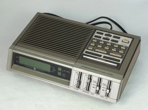 Vintage GE 7-4875A Programmable Direct Access Digital Tuning Clock Radio Cover