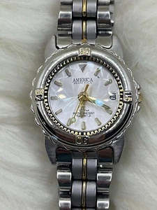 America Perry Ellis Diamond Shape Glass APE 1908 Silver Gold Tone Women’s Watch - Picture 1 of 12